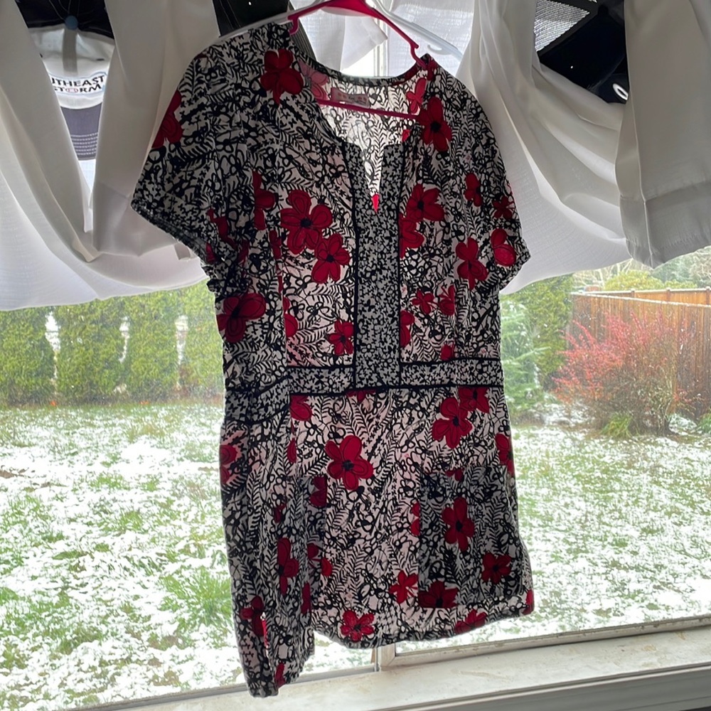 Women’s scrub top
